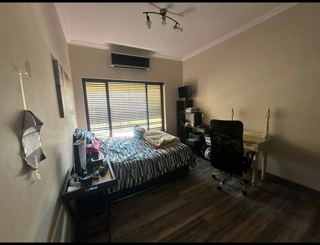 3 BEDROOM TOWNHOUSE FOR SALE IN GLENVISTA
